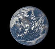 Luna passa davanti alla Terra